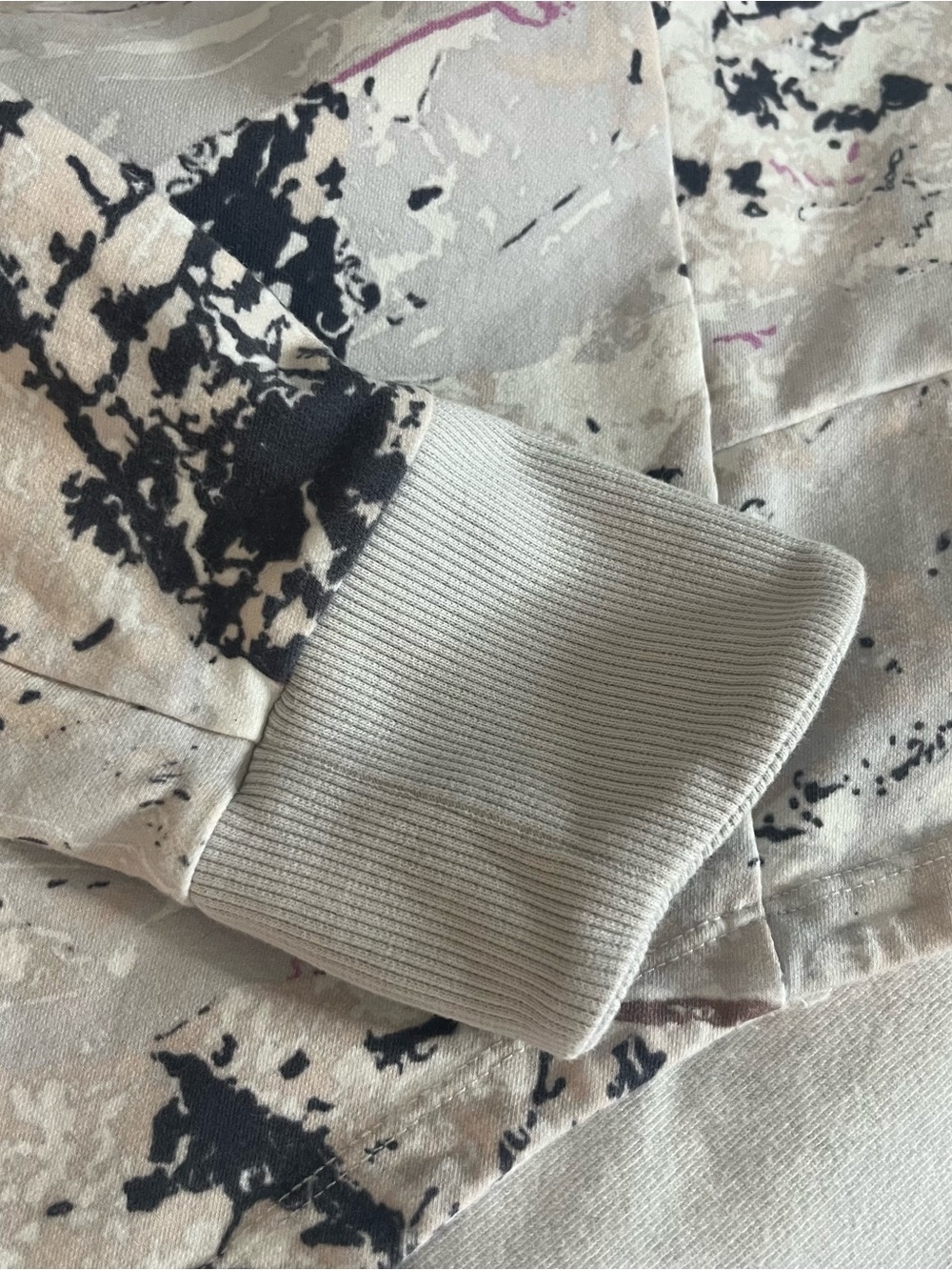 Gymshark Marble-Print Cropped Hi/Lo Crewneck Sweatshirt in White and Black Sz S - Picture 13 of 13